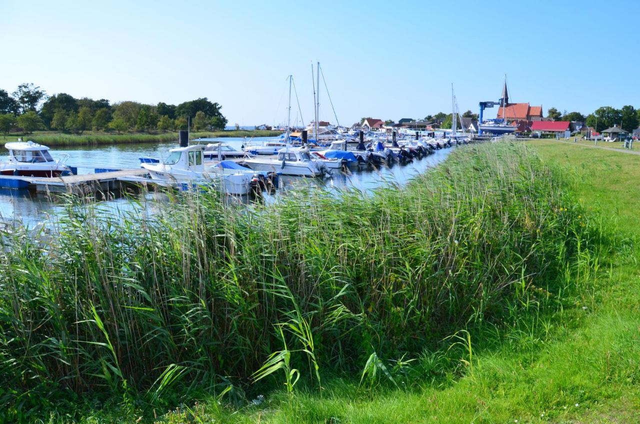 Reetferienhaus - Schaprode Hafen エクステリア 写真