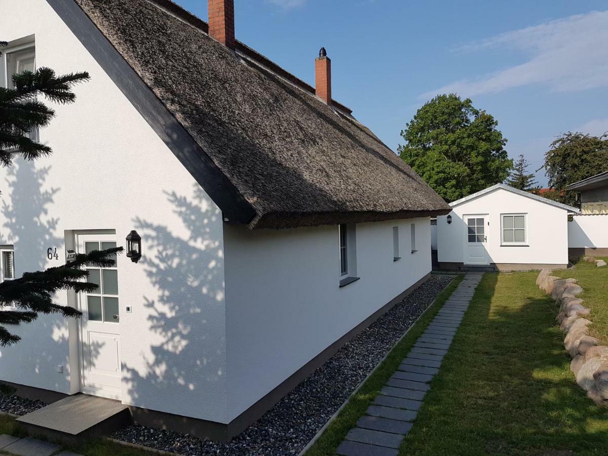 Reetferienhaus - Schaprode Hafen エクステリア 写真
